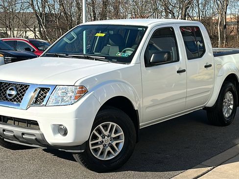 Certified 2019 Nissan Frontier SV image 1