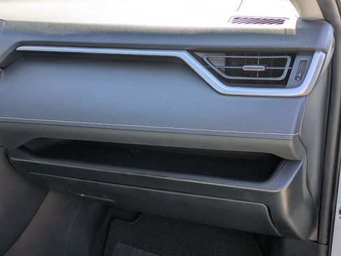 Used 2020 Toyota RAV4 XLE Premium image 21