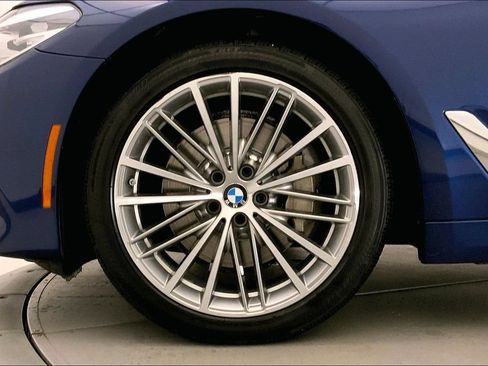 Used 2019 BMW 530i xDrive w/ Convenience Package AWD/4WD image 8