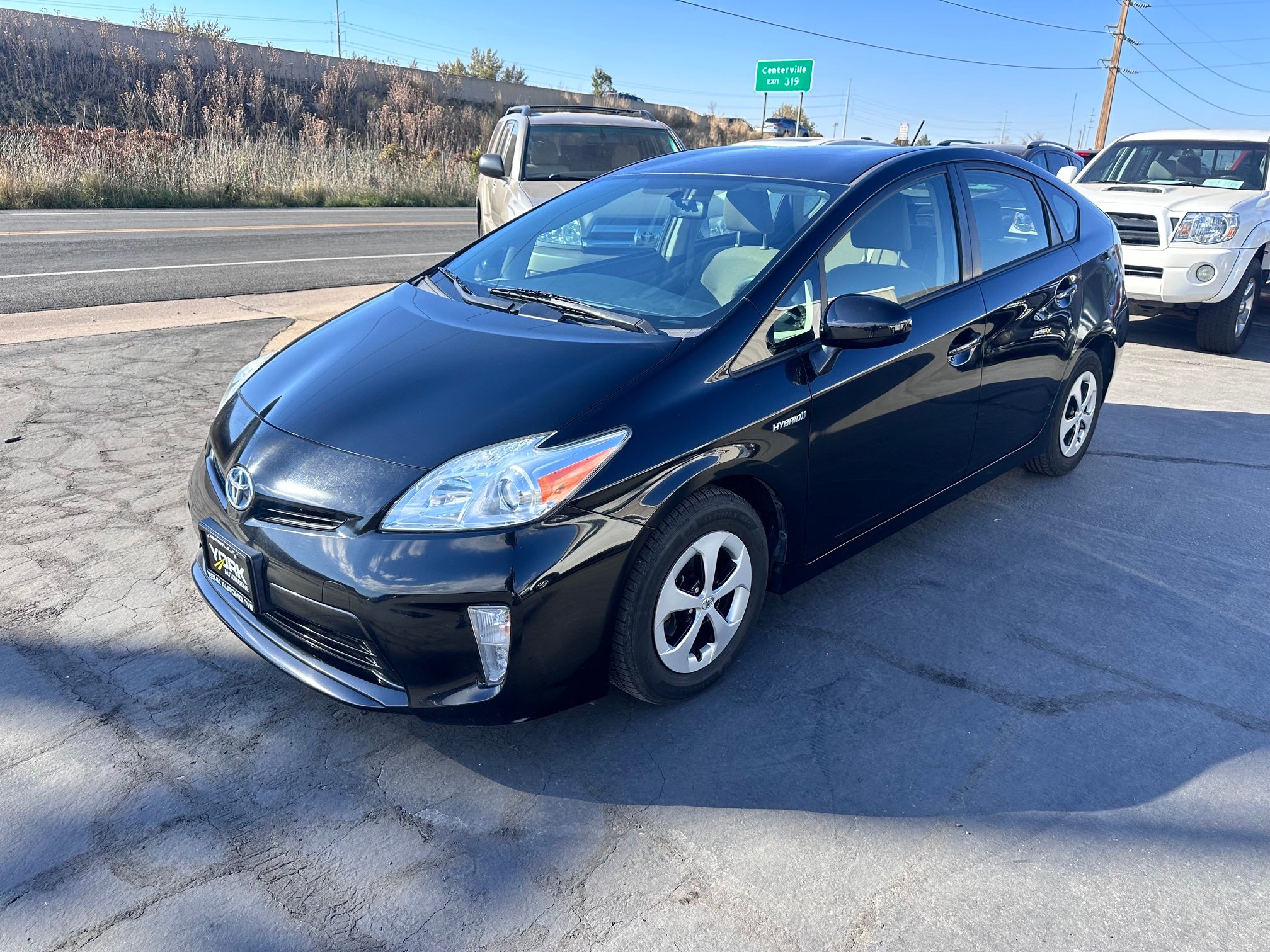 Used 2014 Toyota Prius Two FWD image 2