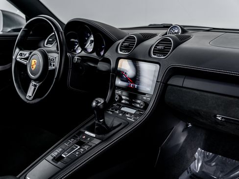 Used 2022 Porsche 718 Boxster Spyder image 31