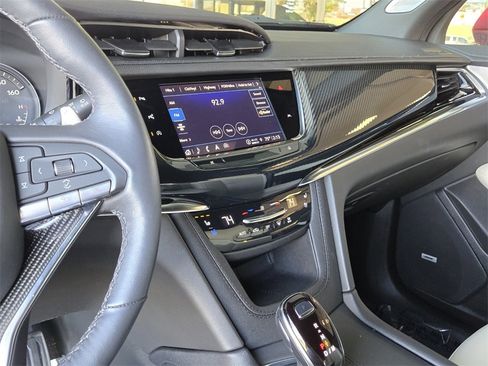 Used 2024 Cadillac XT6 Sport w/ Technology Package image 25