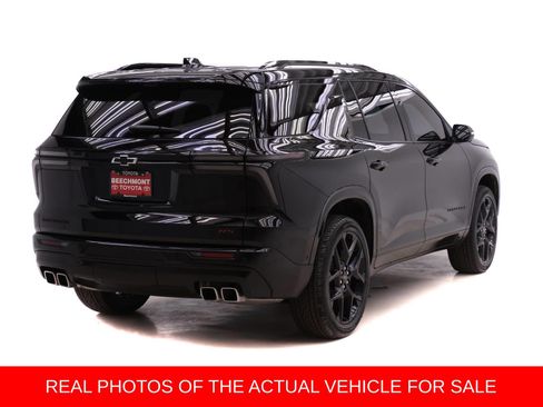 Used 2024 Chevrolet Traverse RS image 2