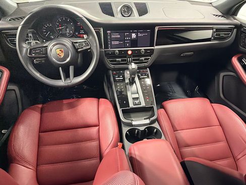 Used 2026 Porsche Macan AWD/4WD image 16