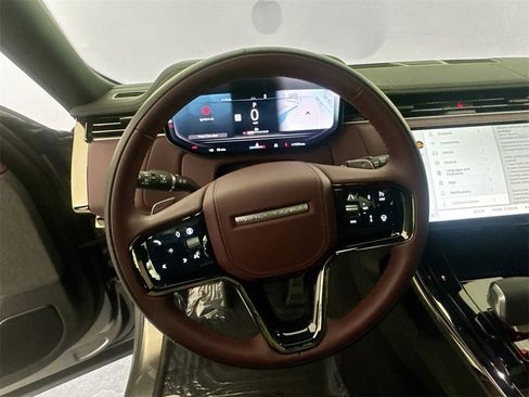 Used 2024 Land Rover Range Rover Sport Dynamic SE image 11