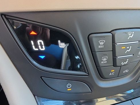 Used 2017 Buick Envision Essence FWD image 23