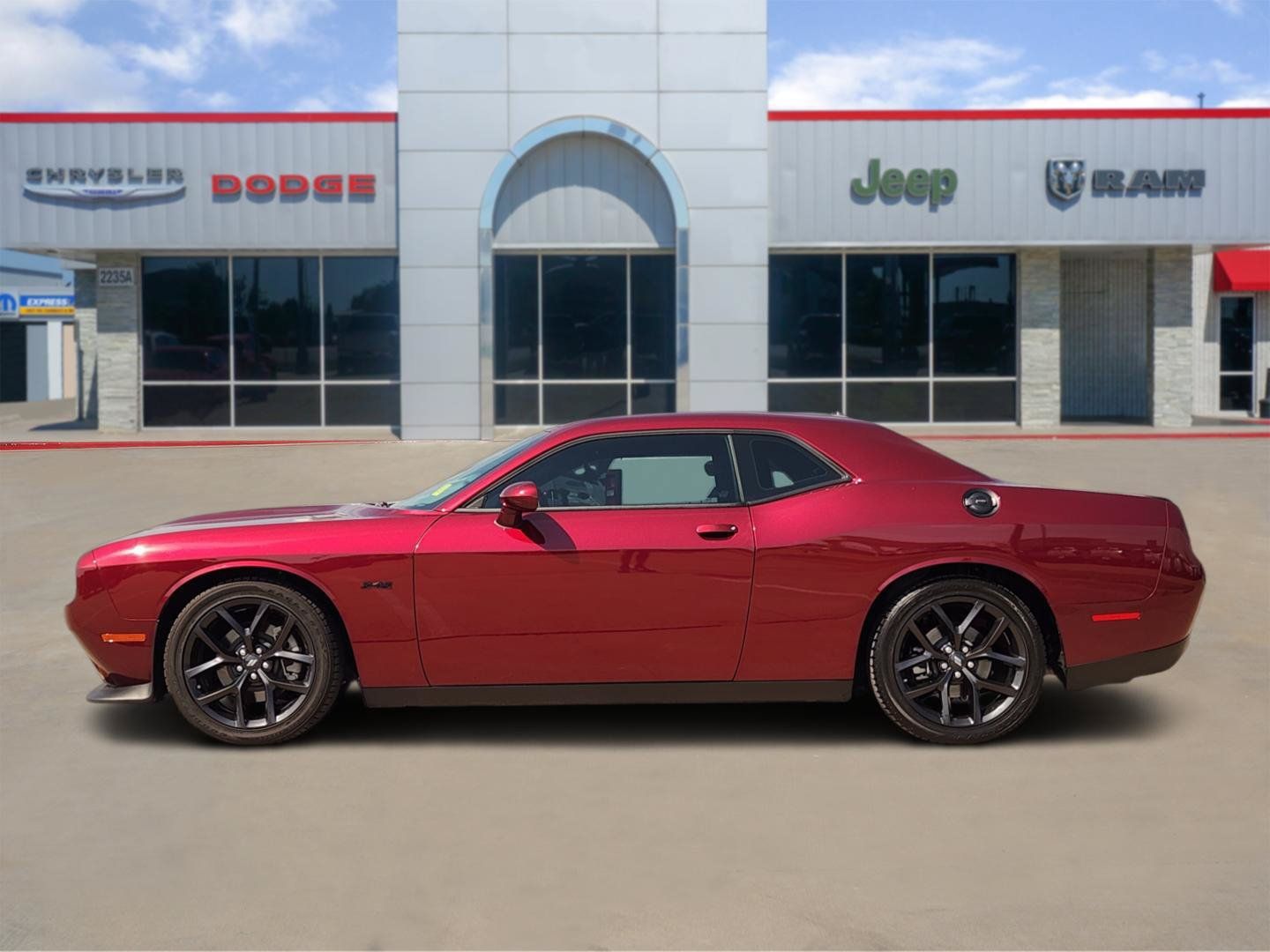 Used 2023 Dodge Challenger R/T w/ Blacktop Package RWD image 3