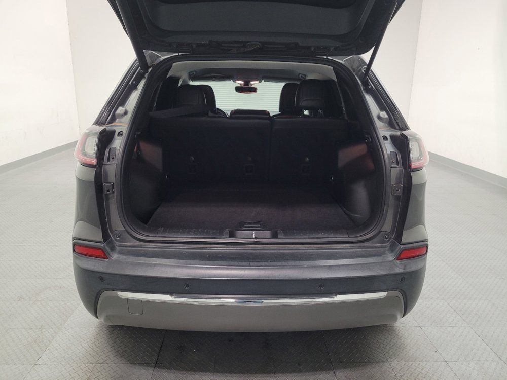Used 2019 Jeep Cherokee Limited FWD image 29