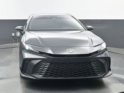 Used 2025 Toyota Camry SE image 5