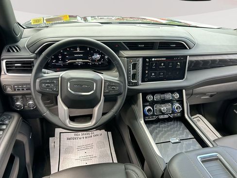 Used 2024 GMC Yukon Denali AWD/4WD image 25