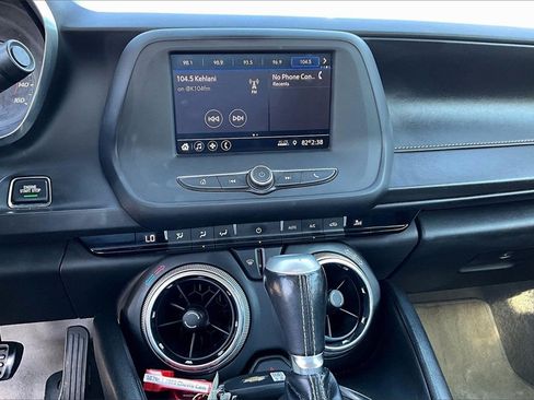 Used 2020 Chevrolet Camaro LT image 14