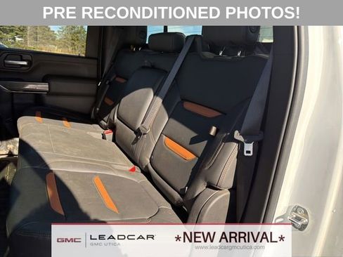 Used 2022 GMC Sierra 2500 AT4 w/ AT4 Preferred Package AWD/4WD image 17