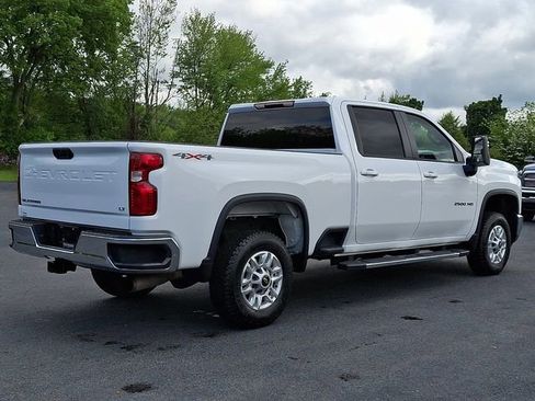 Used 2024 Chevrolet Silverado 2500 LT AWD/4WD image 9