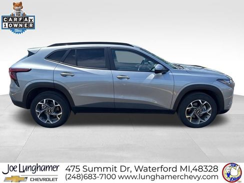 Used 2024 Chevrolet Trax LT w/ Driver Confidence Package FWD image 2