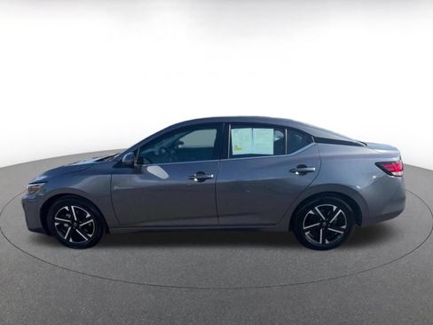 Used 2025 Nissan Sentra SV FWD image 9