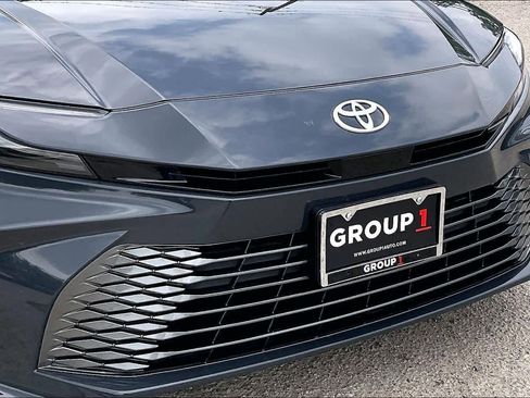 Used 2025 Toyota Camry Hybrid FWD image 29