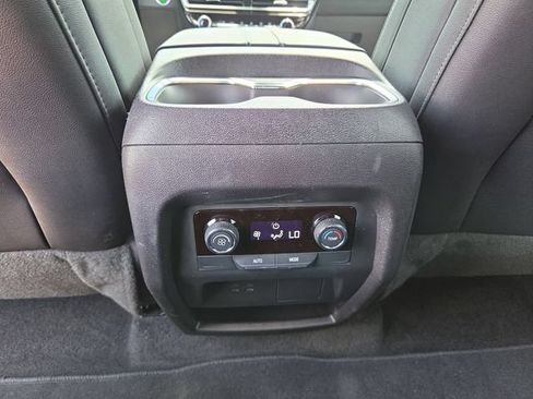 Certified 2026 Chevrolet Traverse LT FWD image 22