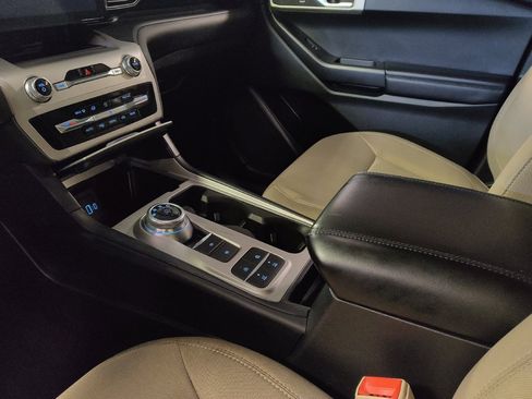 Used 2021 Ford Explorer 2WD image 26