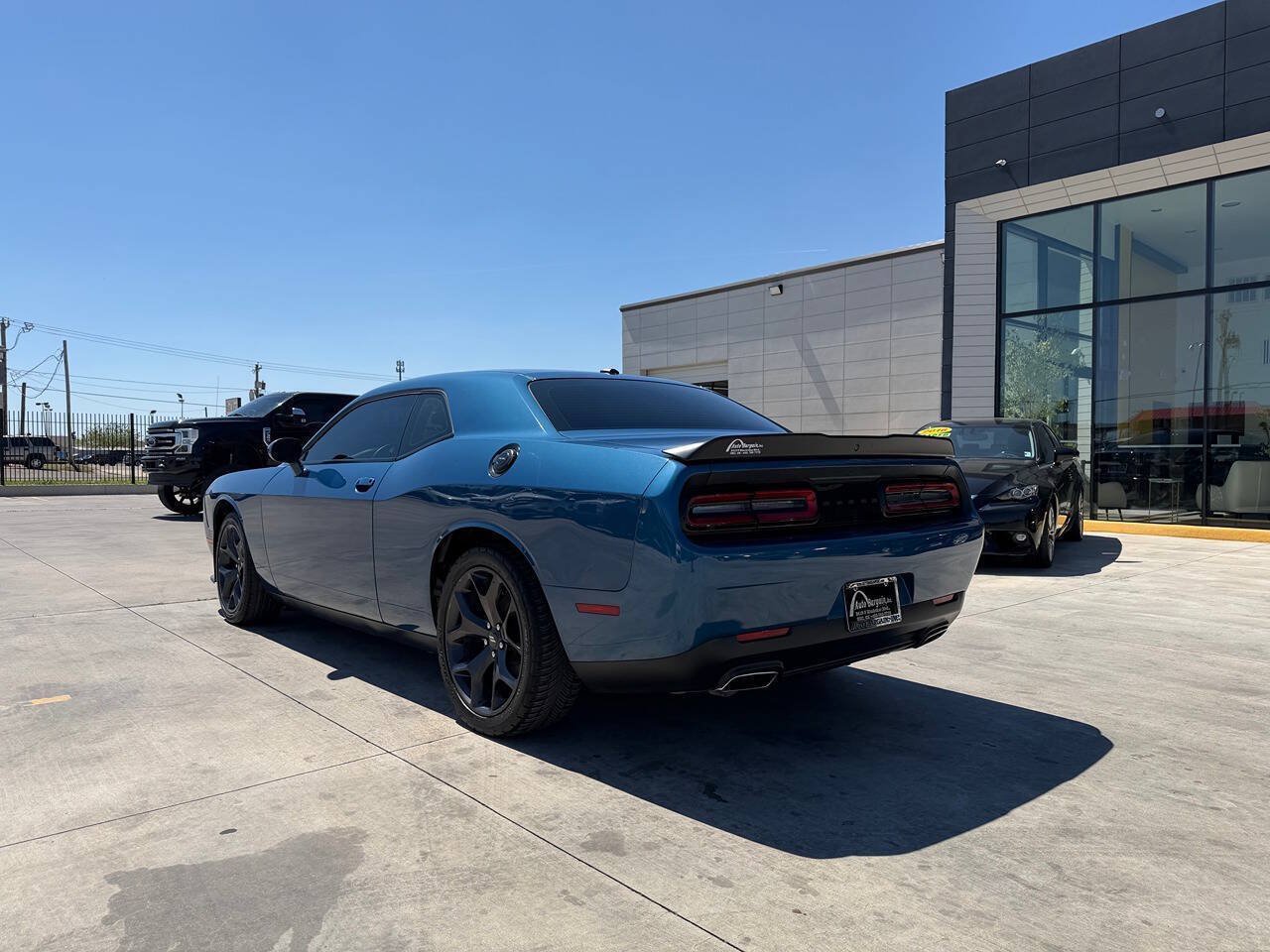 Used 2020 Dodge Challenger SXT w/ Blacktop Package RWD image 2