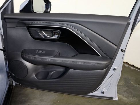 Certified 2025 Acura ADX Base image 32