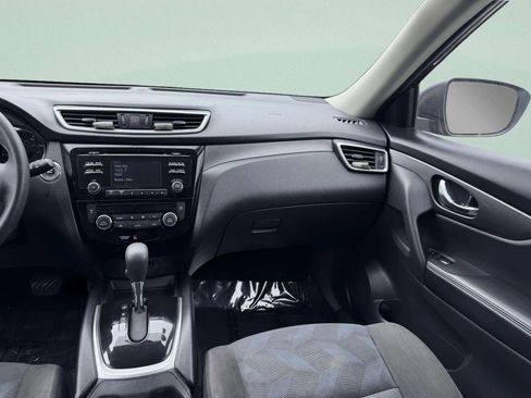 Used 2015 Nissan Rogue SV image 21