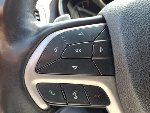 Used 2017 Jeep Grand Cherokee Altitude AWD/4WD image 18