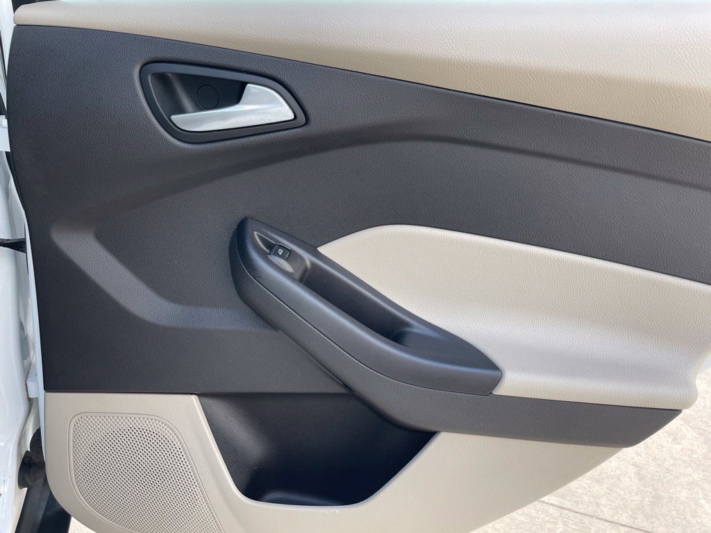 Used 2013 Ford Focus SE FWD image 24