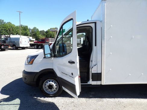 Used 2022 Ford Transit 350 DRW RWD image 13