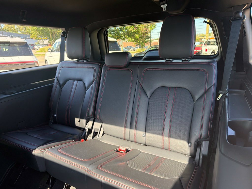 Used 2024 Ford Expedition Max Limited AWD/4WD image 12