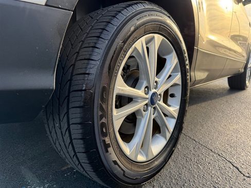 Used 2018 Ford Escape SEL image 9