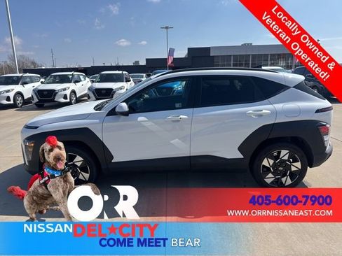 Used 2025 Hyundai Kona SEL FWD image 2