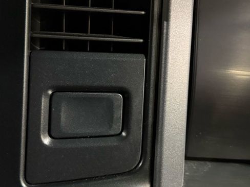 Used 2023 Ford F150 Lariat AWD/4WD image 70