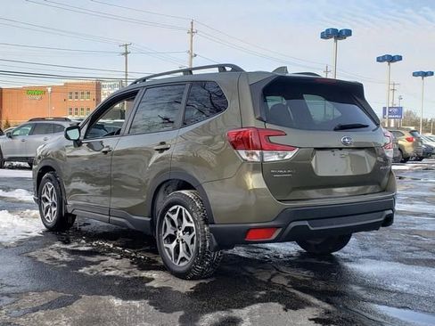 Certified 2023 Subaru Forester Premium image 6