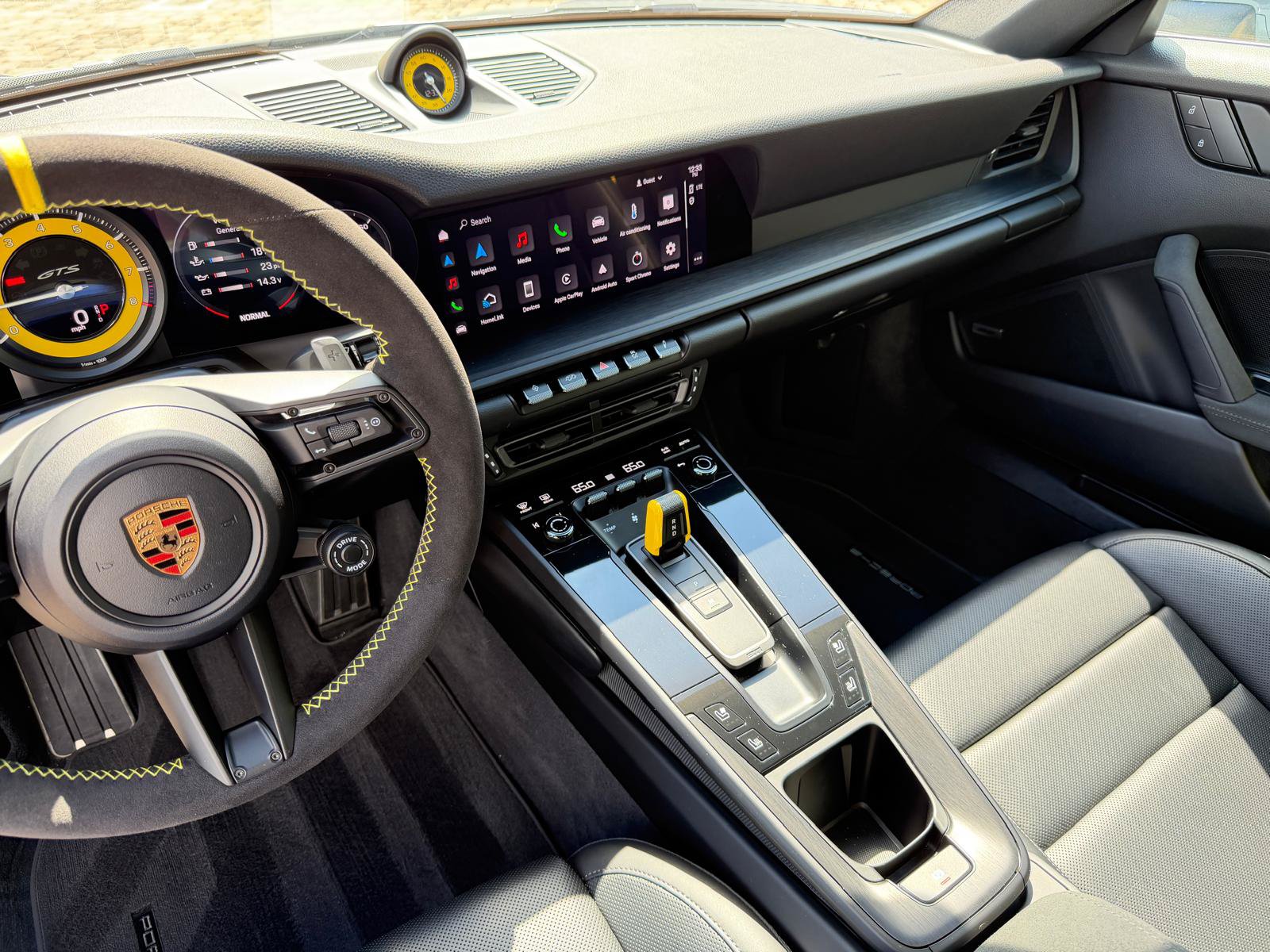 Used 2024 Porsche 911 Carrera GTS RWD image 39