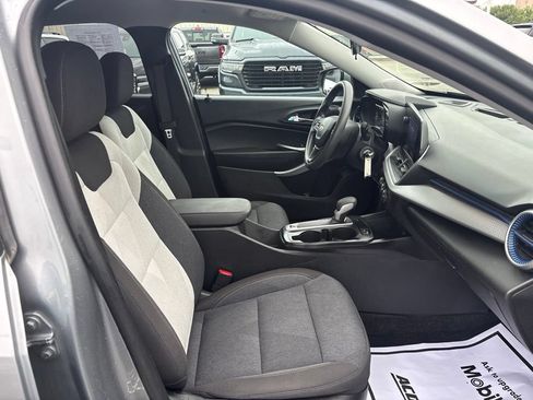 Used 2024 Chevrolet Trax LS w/ LS Convenience Package FWD image 40