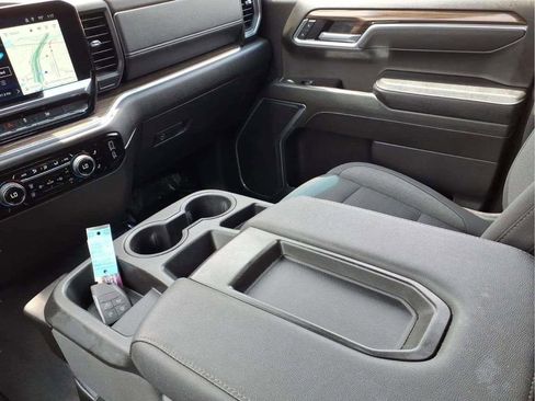 Used 2025 Chevrolet Silverado 1500 LT RWD image 15