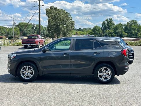 Used 2021 GMC Terrain SLE FWD image 3