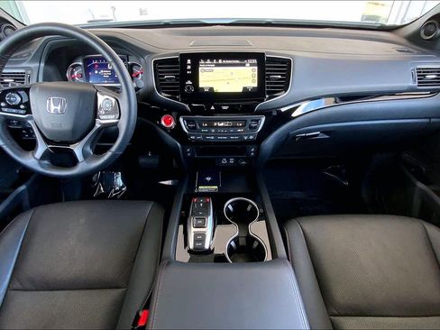 Used 2025 Honda Passport Black Edition image 16