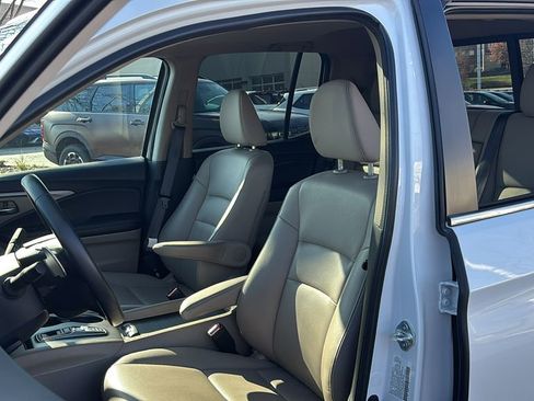 Certified 2023 Honda Ridgeline RTL image 10