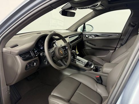 New 2026 Porsche Macan AWD/4WD image 4