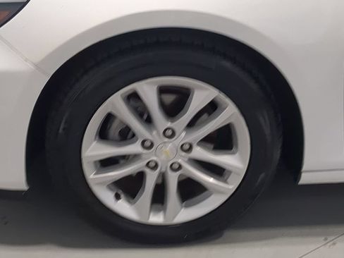 Used 2017 Chevrolet Malibu LT w/ Leather Package FWD image 17