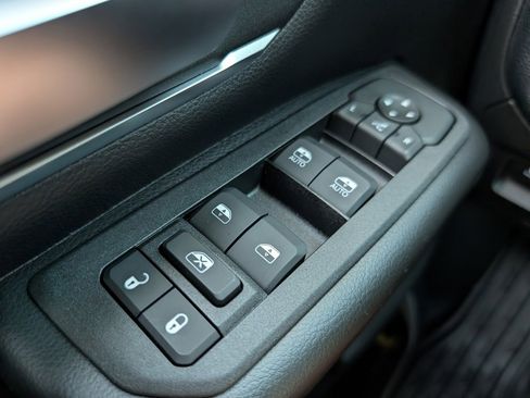 New 2026 RAM 1500 4x4 Crew Cab image 39