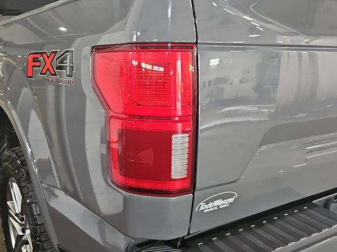 Used 2018 Ford F150 Lariat w/ Equipment Group 502A Luxury AWD/4WD image 40