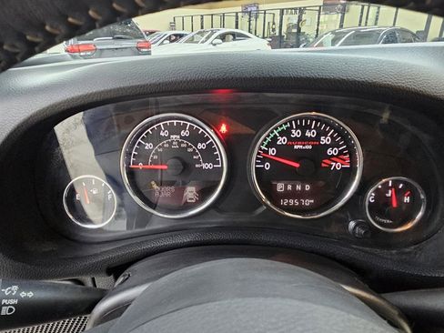 Used 2016 Jeep Wrangler Unlimited Rubicon AWD/4WD image 27
