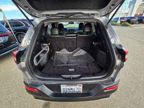 Used 2017 Jeep Cherokee Limited AWD/4WD image 9