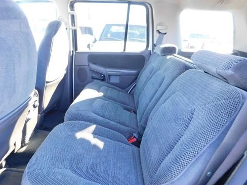Used 2002 Ford Explorer XLT image 12