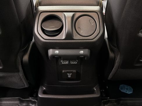 Used 2024 Jeep Wrangler Unlimited Sahara w/ Technology Group AWD/4WD image 34