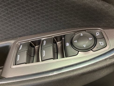 Used 2018 Chevrolet Malibu LT image 12