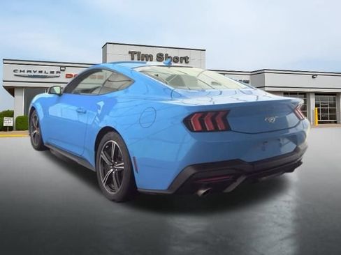 Used 2025 Ford Mustang Coupe RWD image 5