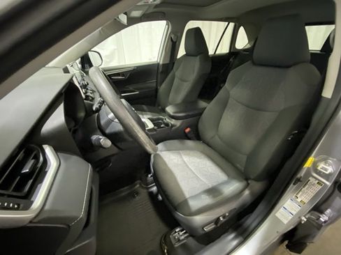 Certified 2019 Toyota RAV4 XLE w/ Convenience Package image 10